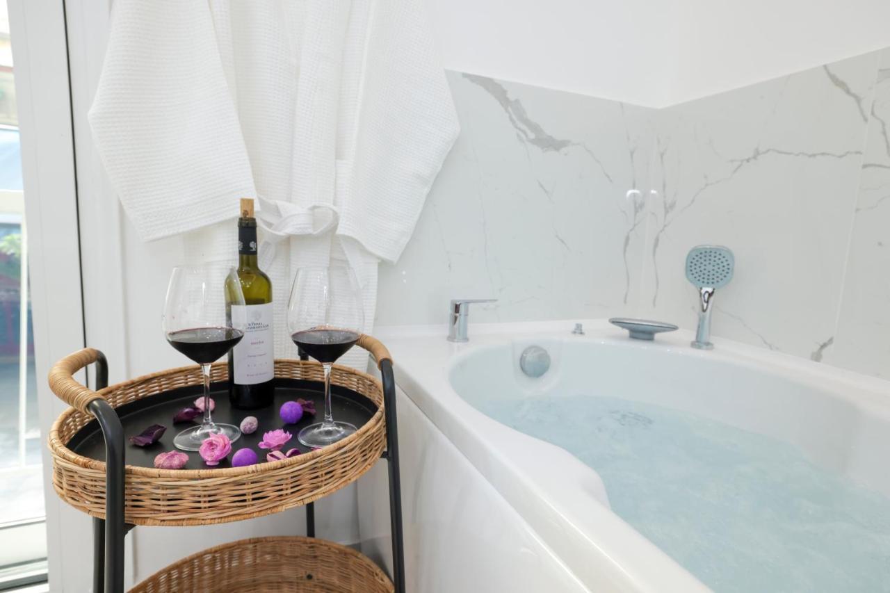 Apollo 2 Bd Jacuzzi Suite Athen Eksteriør bilde